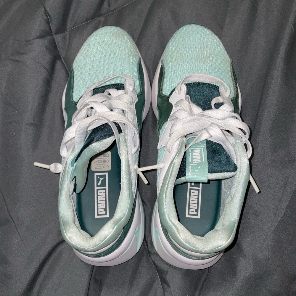 Puma tennis shoes